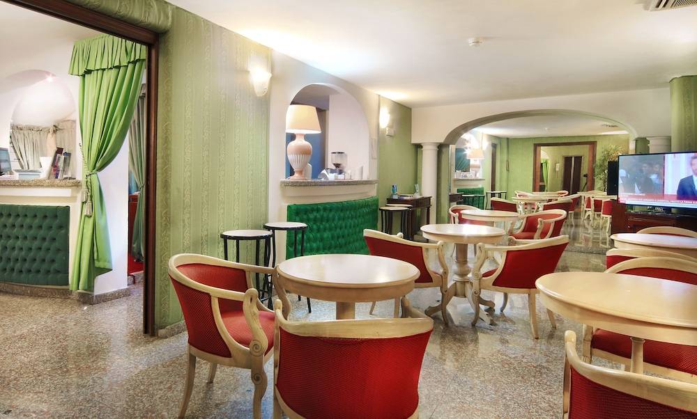 Colonna Palace Hotel Mediterraneo 2