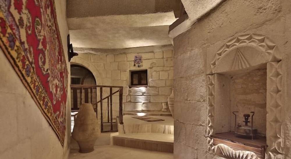 Maccan Cave Hotel 2
