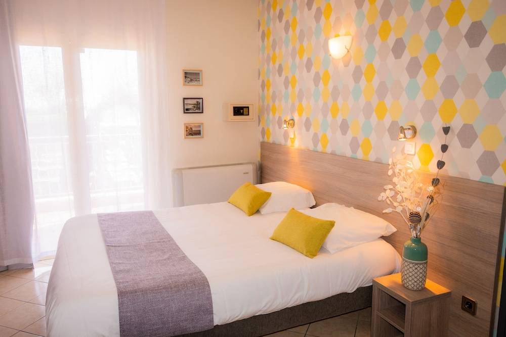 Hotel et Appartements Reine D'Azur 2