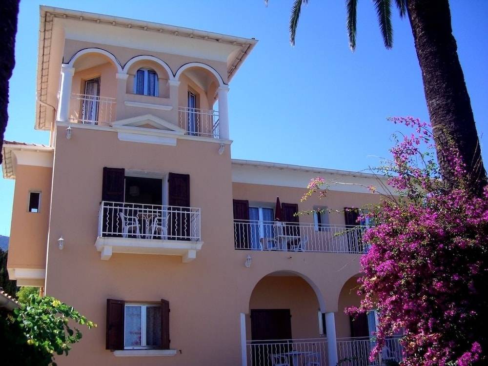 Hotel et Appartements Reine D'Azur 1