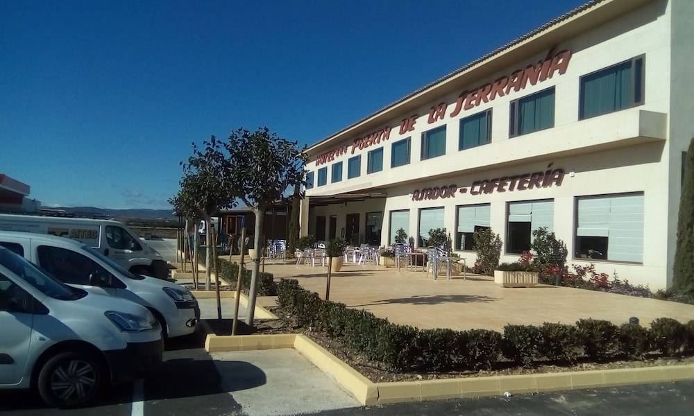 Hotel Puerta de la Serrania 1