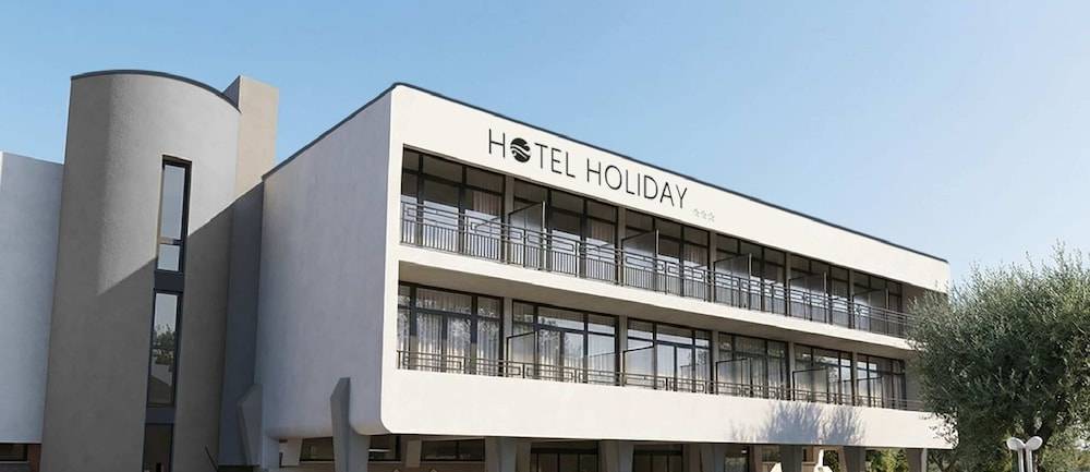 Hotel Holiday 1