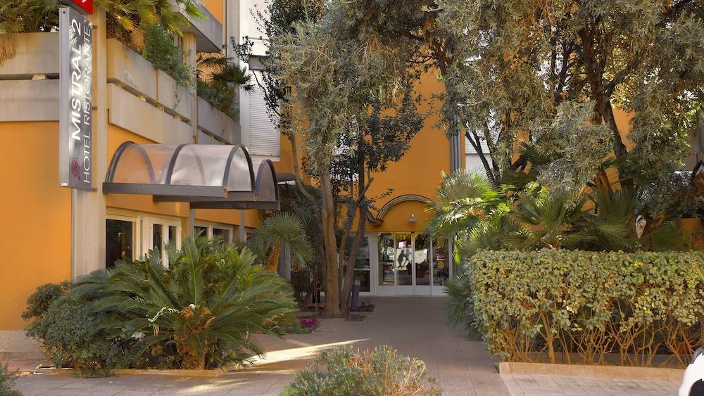 Mistral2 Hotel 1