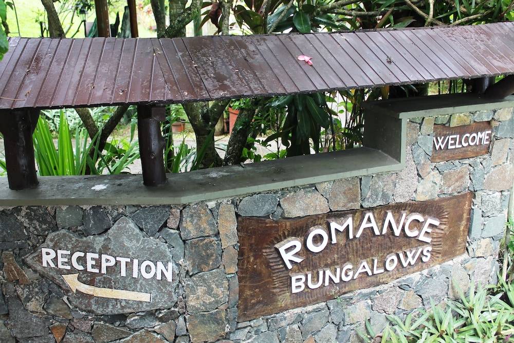 Romance Bungalows 1