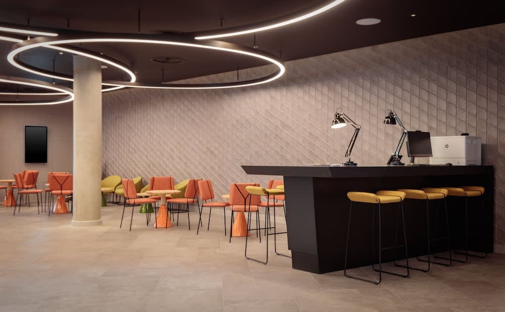 Holiday Inn LONDON - HEATHROW BATH ROAD by IHG 1