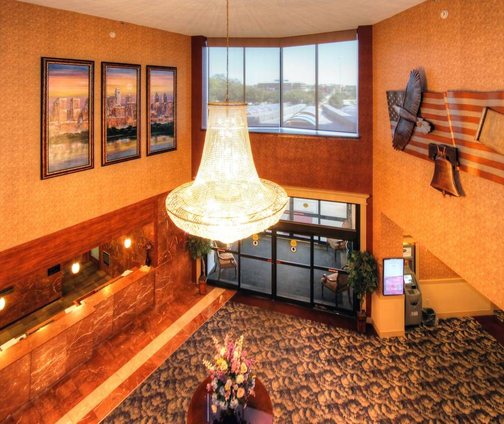 Clarion Hotel Philadelphia International Airport 2