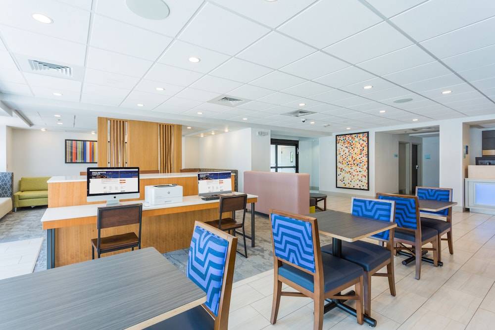Holiday Inn Express LORTON by IHG 2