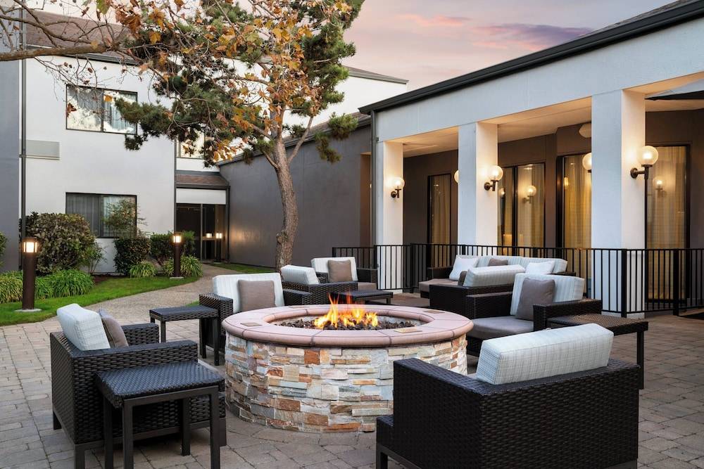 Courtyard by Marriott San Francisco Airport 1