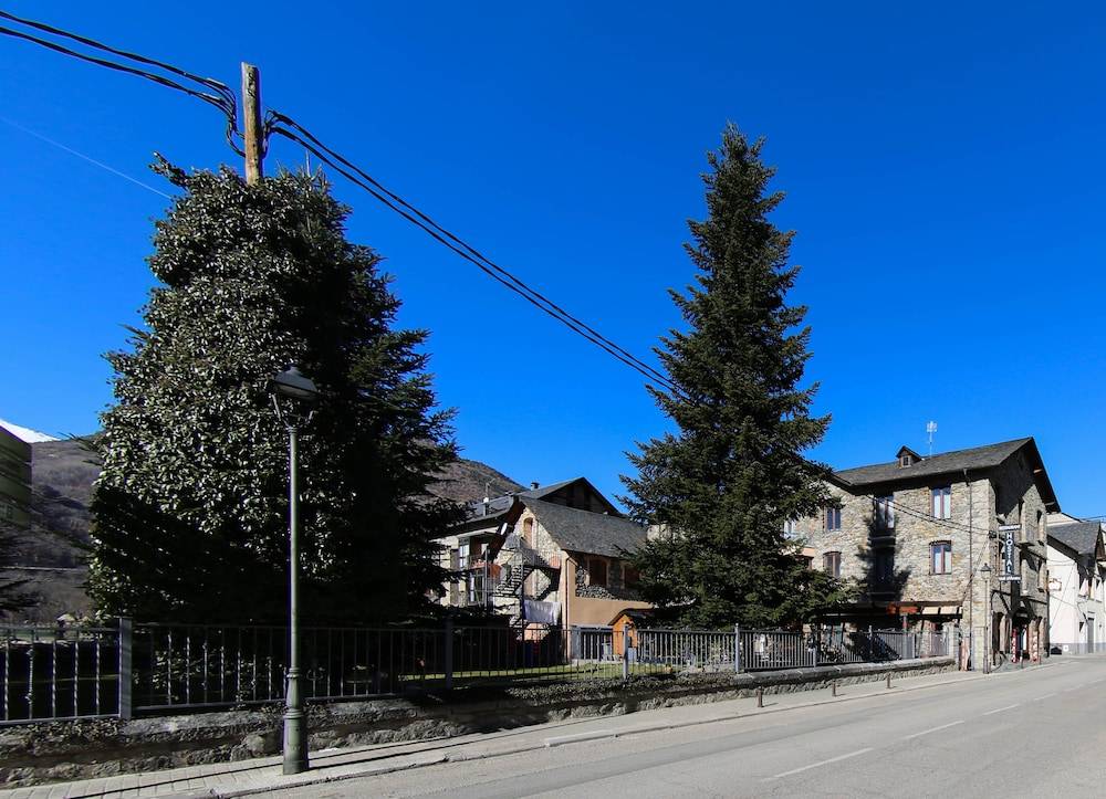 Hostal Vall D'Aneu 1