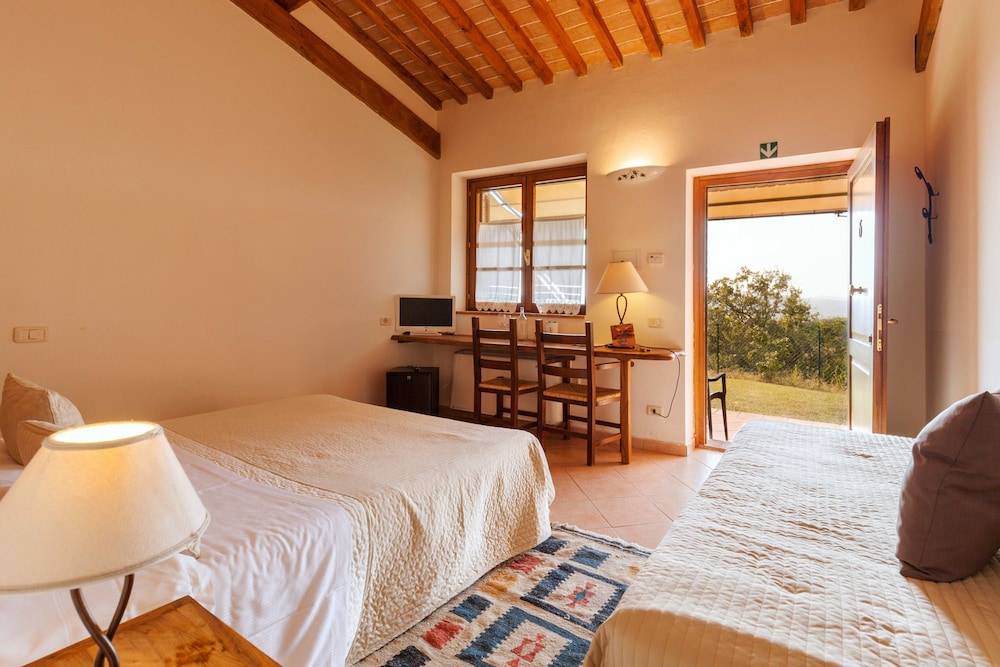 Agriturismo & Cantina Tenuta Casteani 2