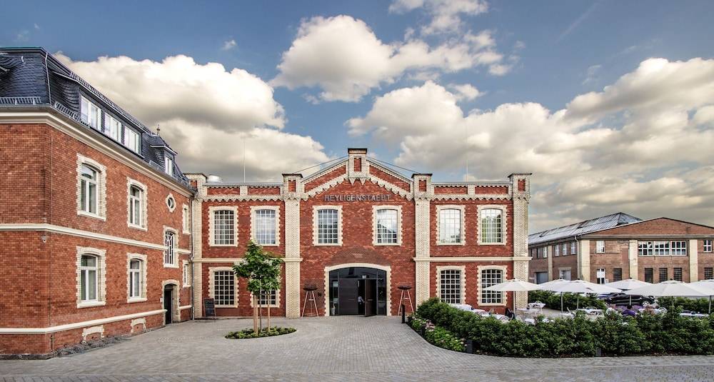 Hotel & Restaurant Heyligenstaedt 1