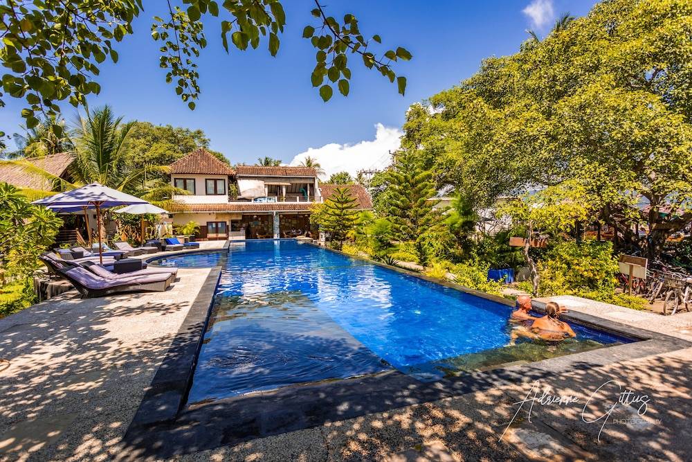 Oceans 5 Dive Resort 1