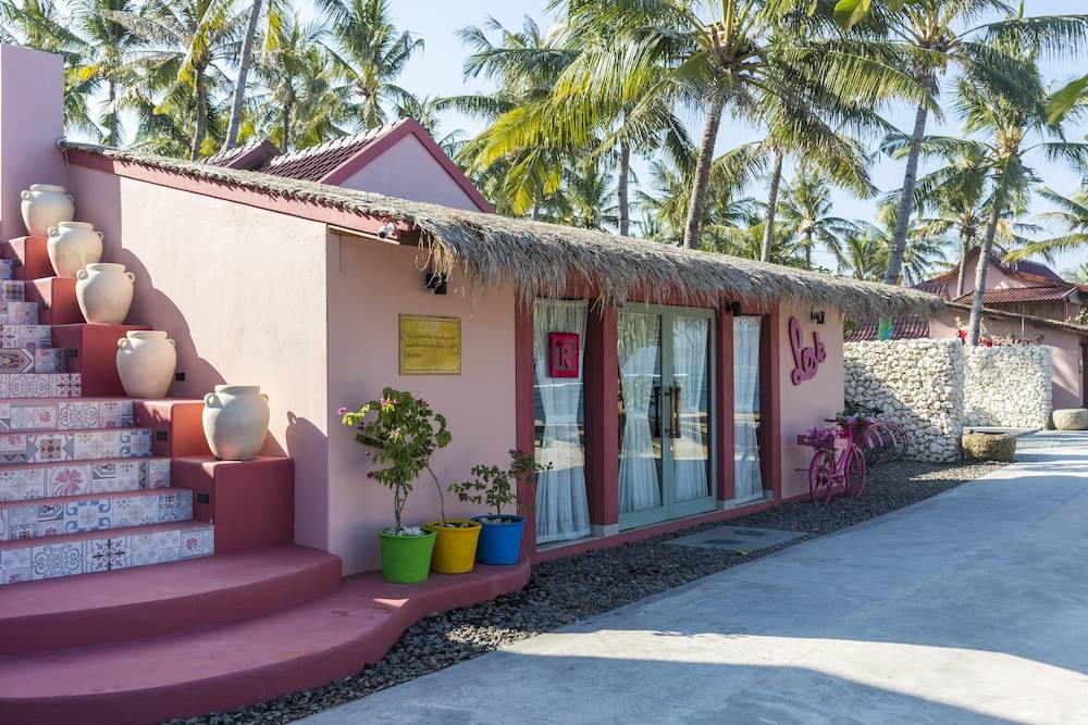 PinkCoco Gili Air - Constant Surprises & for Cool Adults Only 2