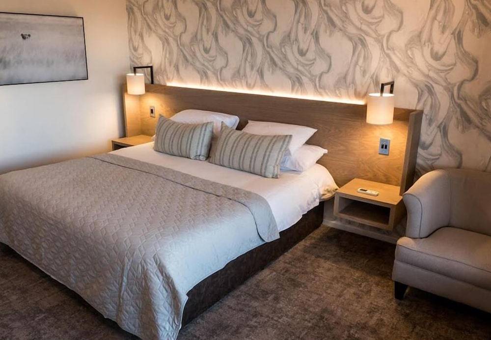 The Kelway Hotel 1
