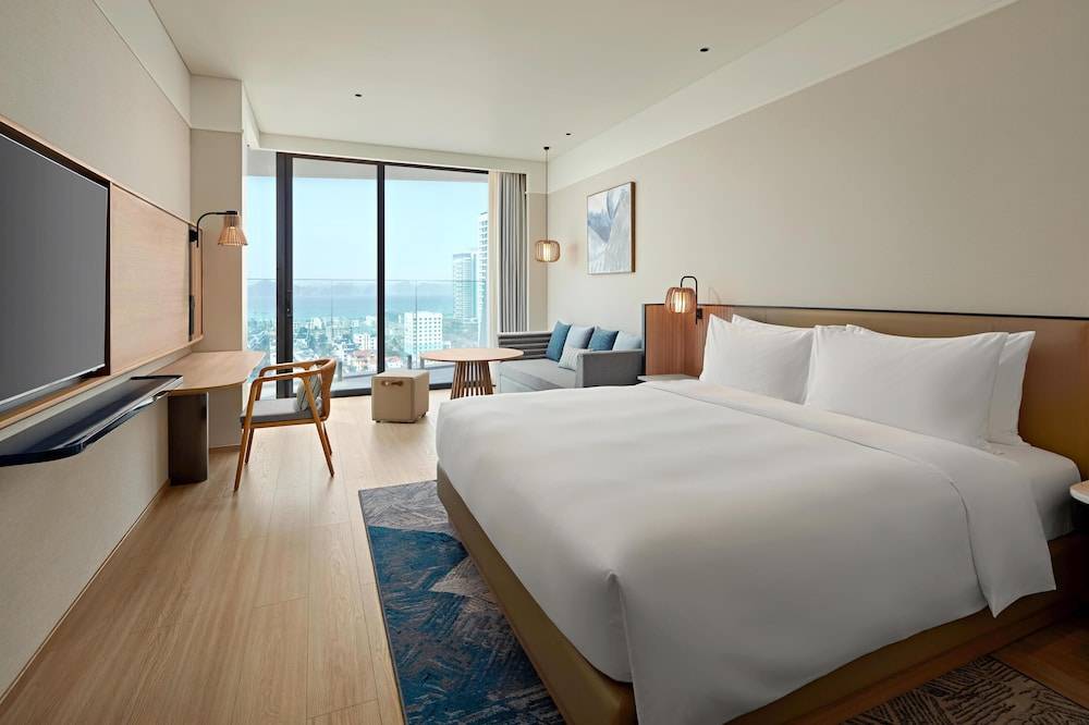 Hyatt Place Ha Long Bay, Bai Chay 2