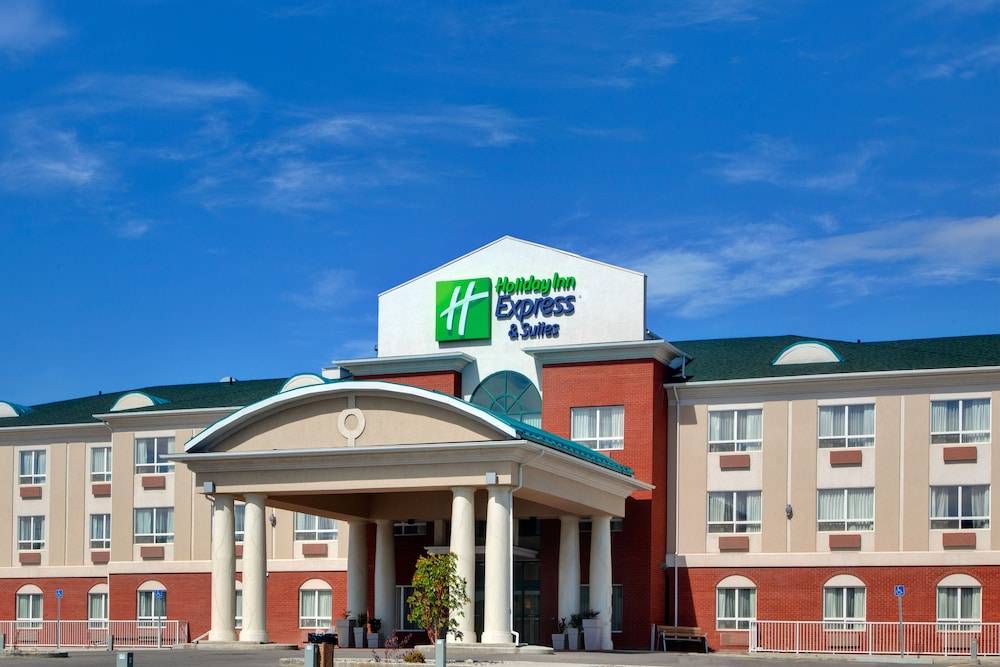 Holiday Inn Express & Suites HINTON by IHG 1