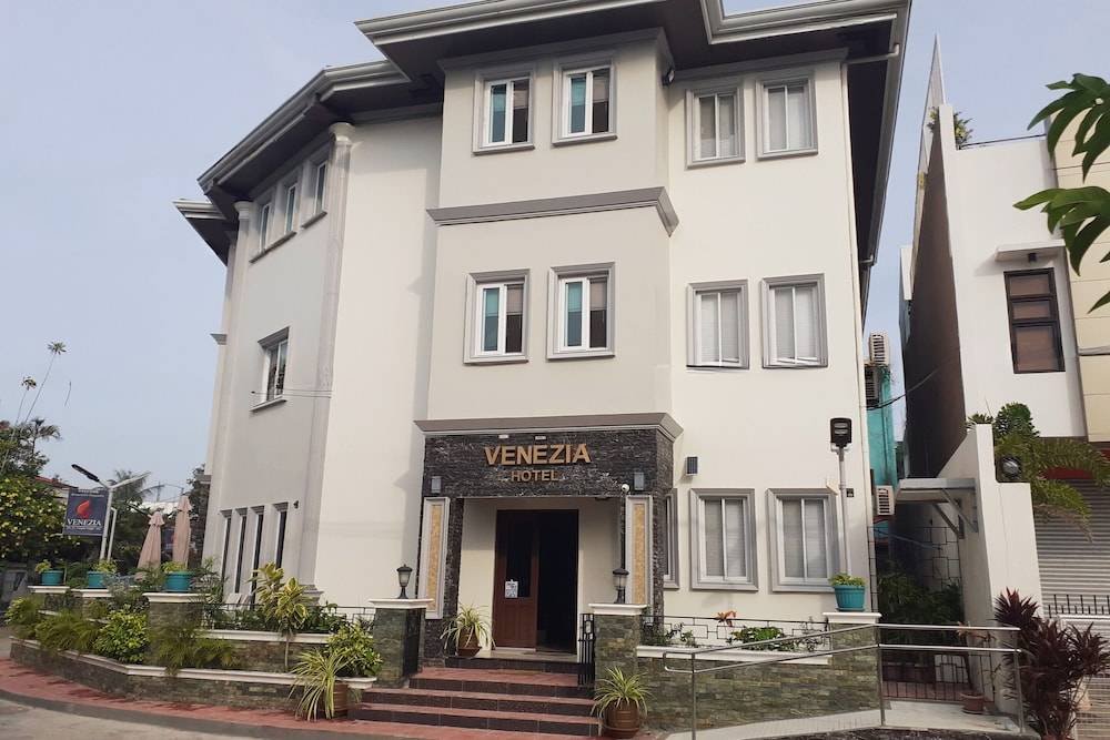 Venezia Suites Hotel Iloilo 1
