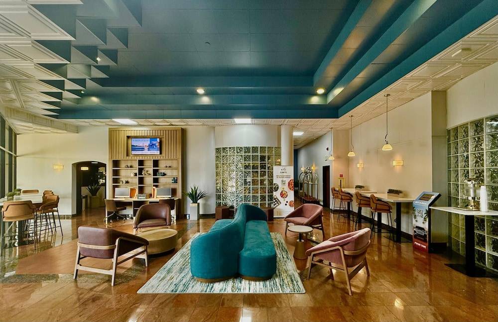 Best Western Plus Suites Hotel - LAX Airport LA Stadium 2