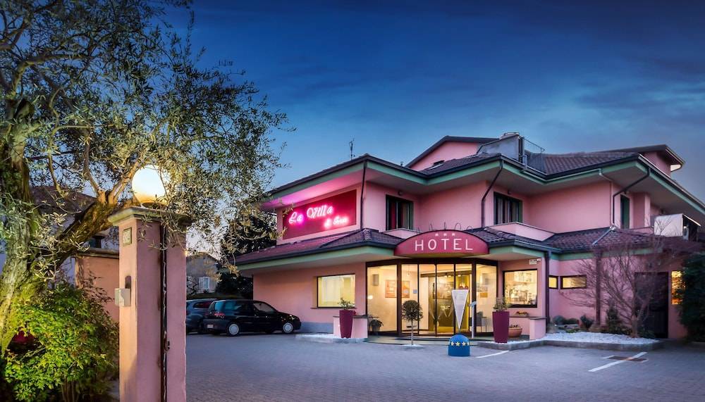 La Villa - Sure Hotel Collection by Best Western 1