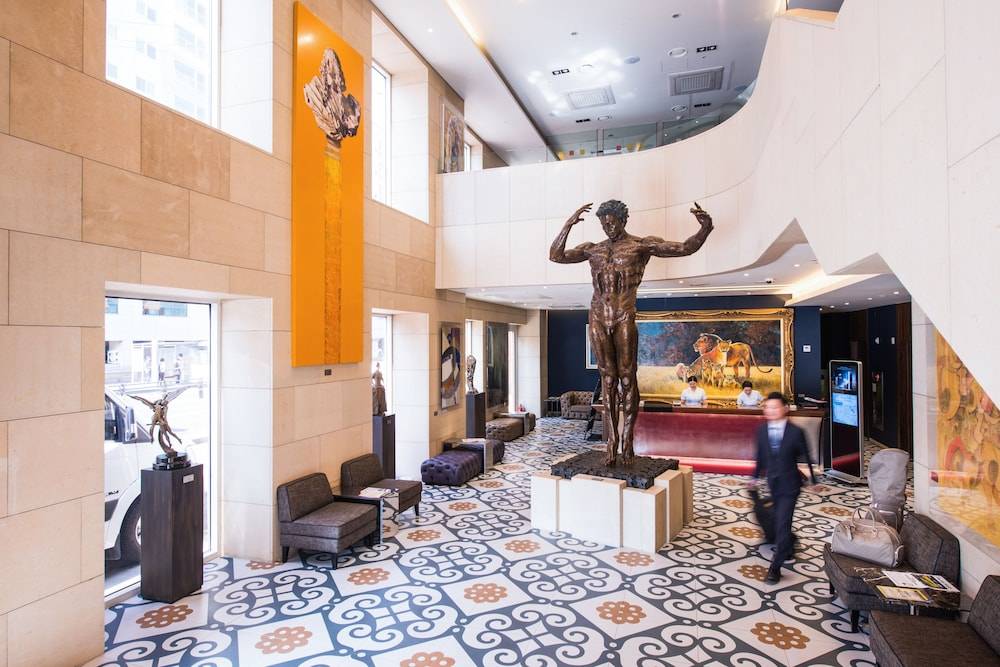 Hotel Leo 2