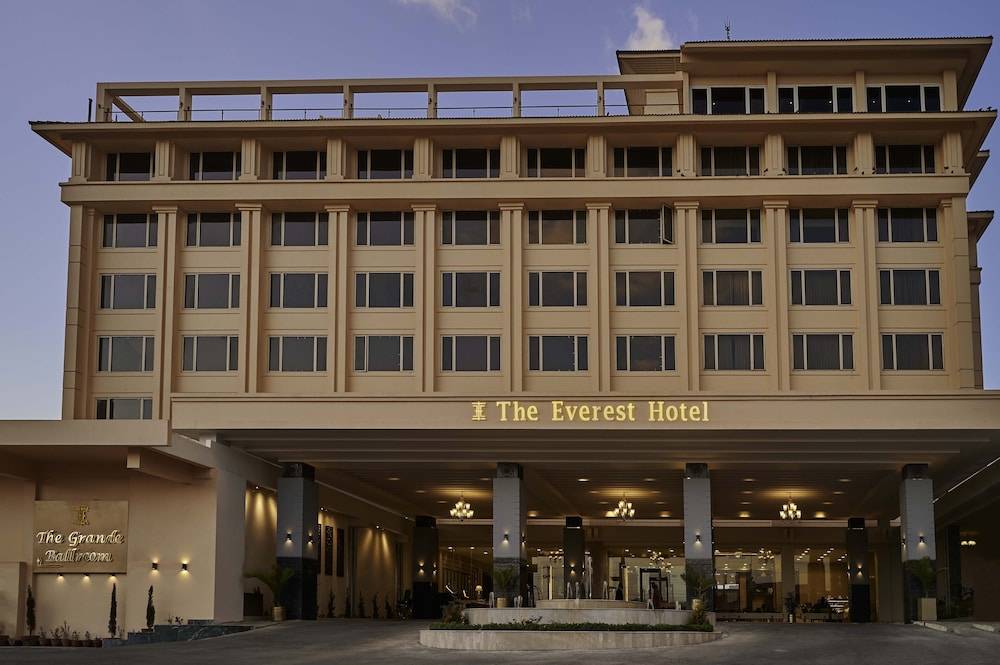 The Everest Hotel 1