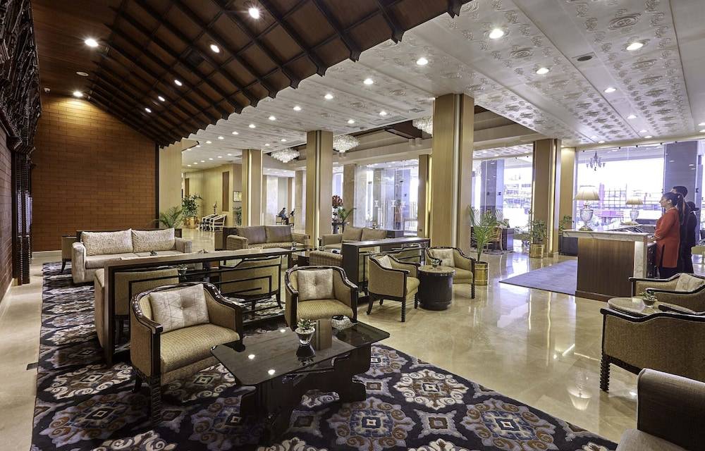 The Everest Hotel 2