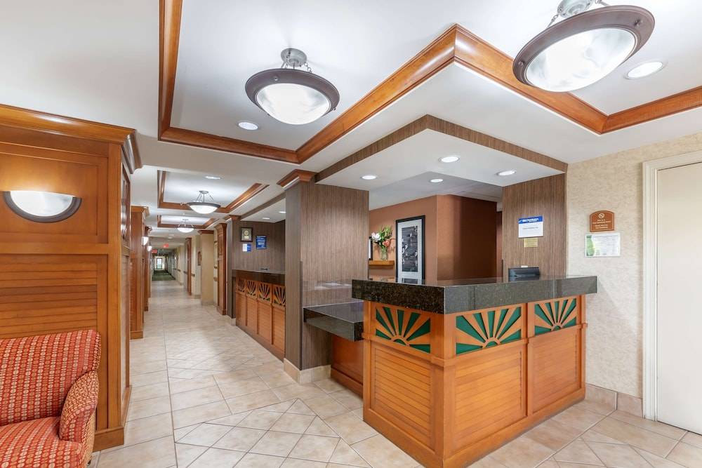 Best Western Plus Kendall Hotel & Suites 2