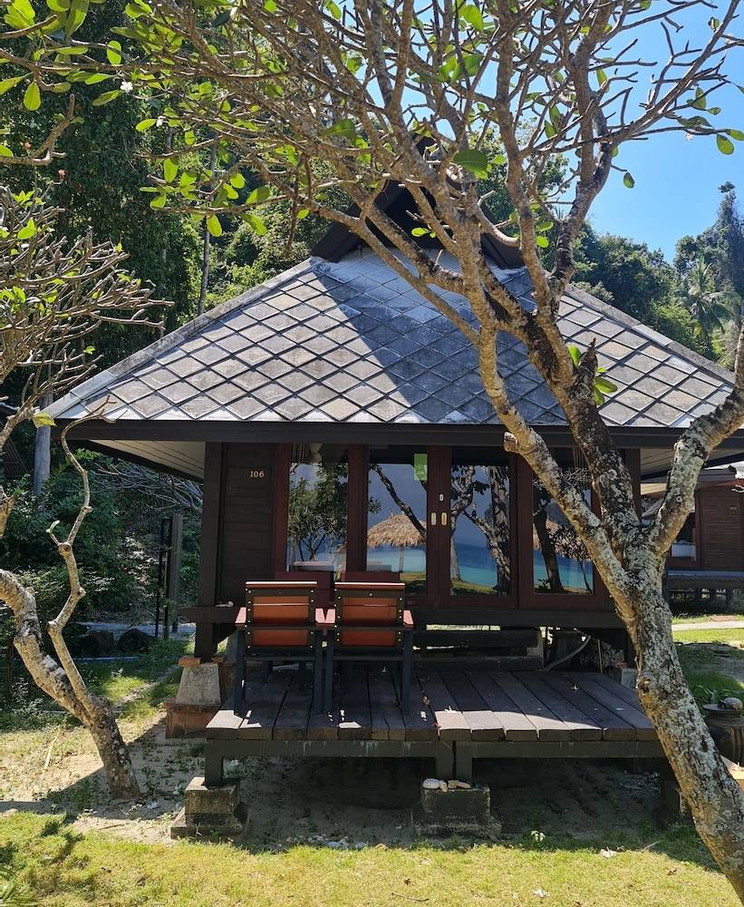 Thanya Beach Resort - SHA Plus 1