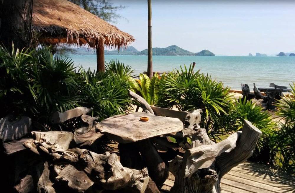 Thiwson Beach Resort - SHA Extra Plus 2