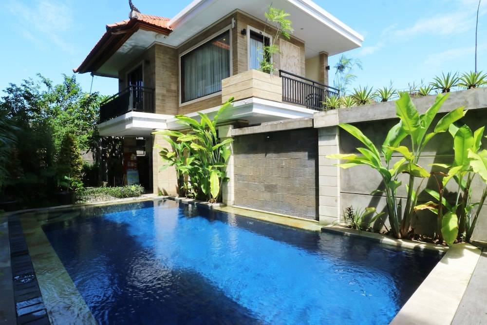 Kondra Premiere Guest House Kuta 1