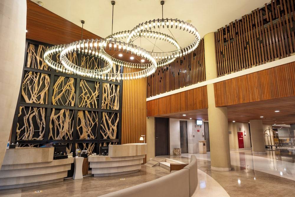 Bedrock Hotel Kuta 2