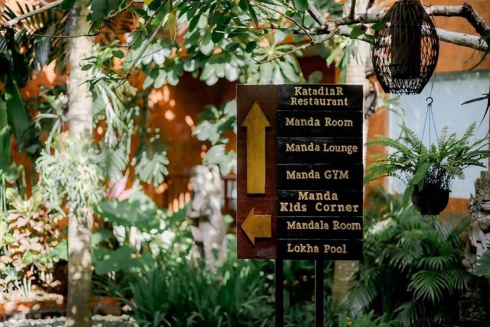 Fourteen Roses Boutique Hotel, Kuta 1