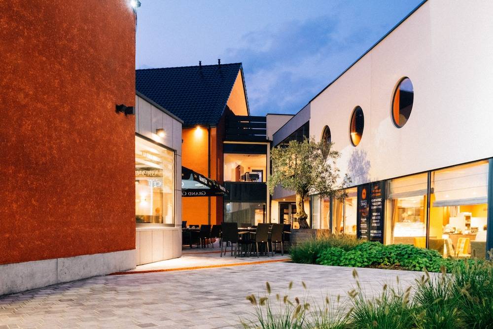 Orange Hotel La Louvière 1