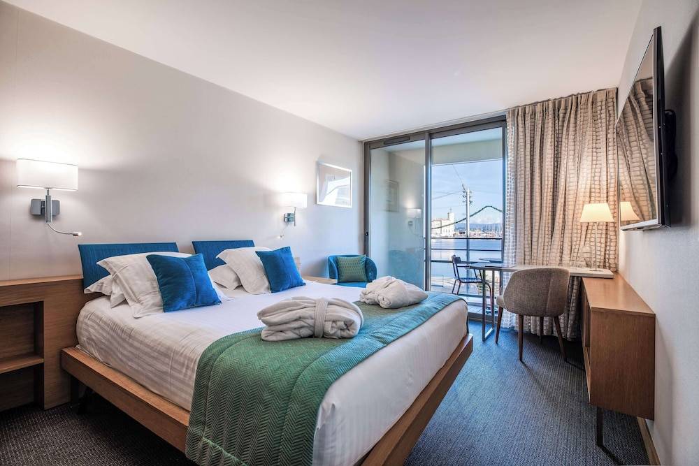 Best Western Premier Hôtel du Vieux-Port 1