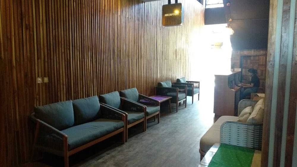 DEJAVU 2.0 HOTEL BAJO KOMODO 2