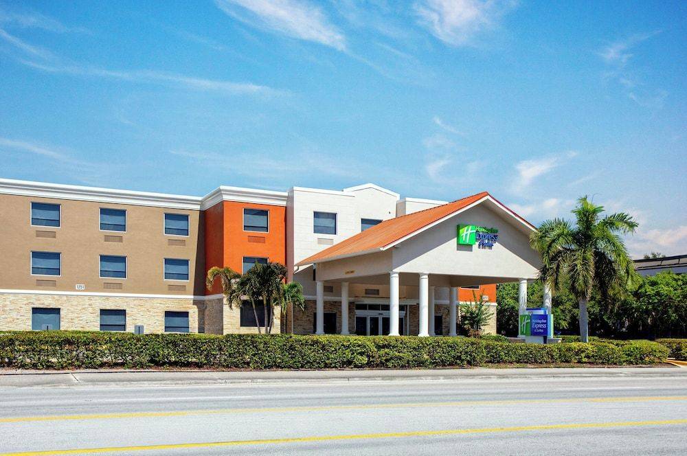 Holiday Inn Express & Suites LANTANA by IHG 1