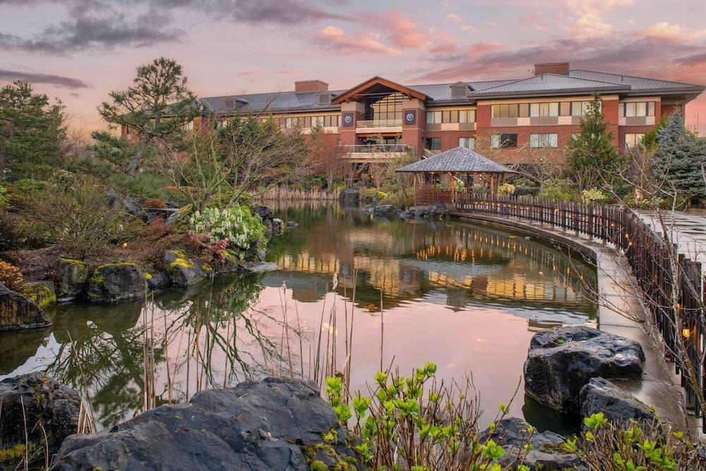 Best Western Premier Boulder Falls Inn 1