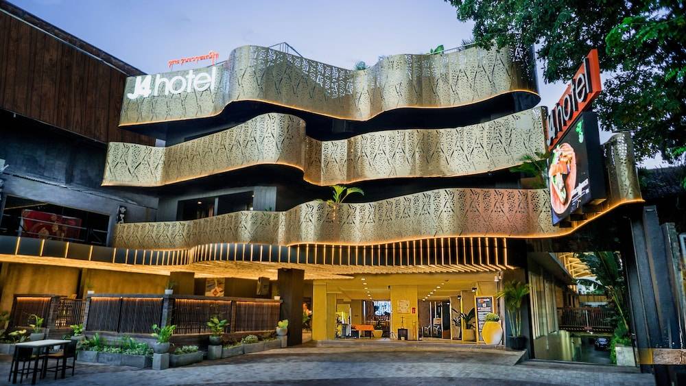 J4 Hotels Legian 1
