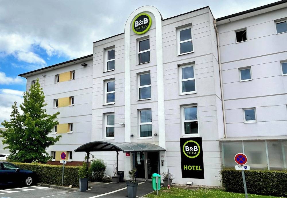 B&B HOTEL Lisieux Parc des Expositions 1