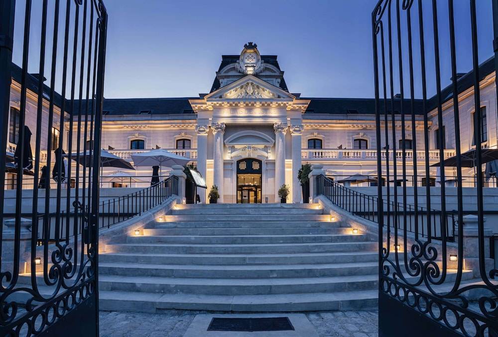 Best Western Premier Hotel de la Cite Royale 1
