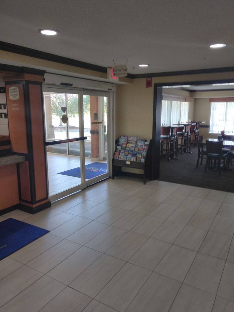 Baymont by Wyndham Madison Heights Detroit Area 1