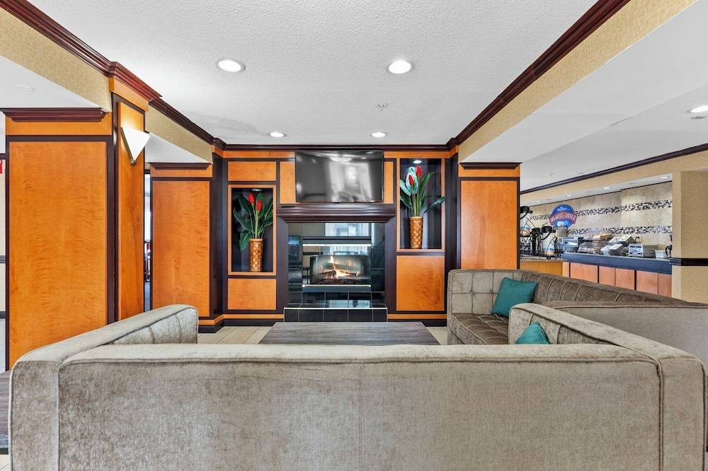 Baymont by Wyndham Madison Heights Detroit Area 2
