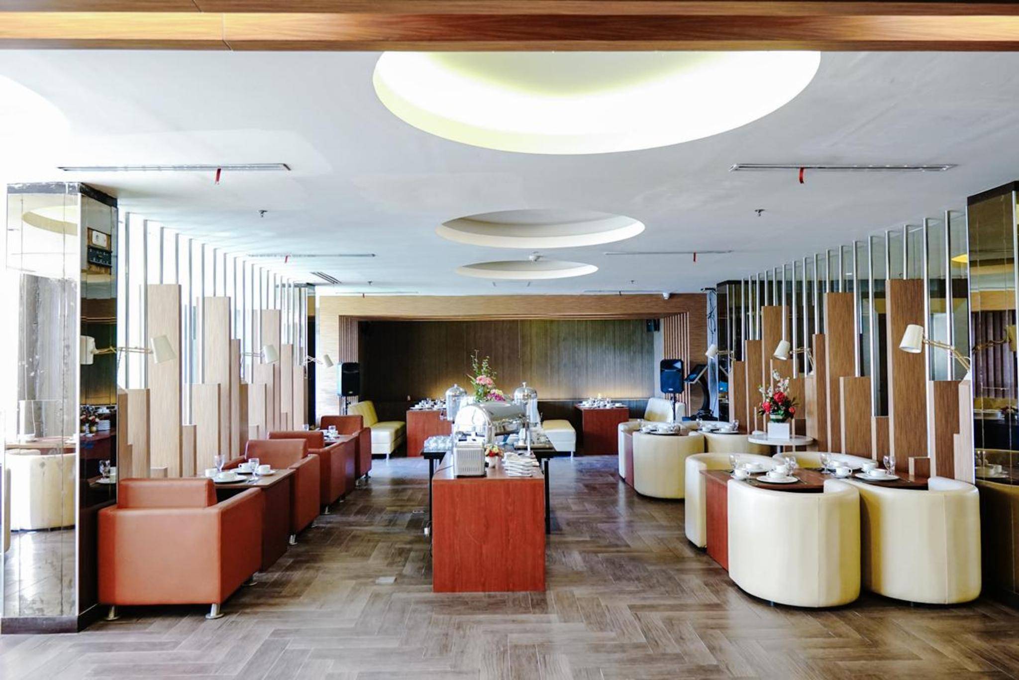 Empress Hotel Makassar City Center by LIFE 1
