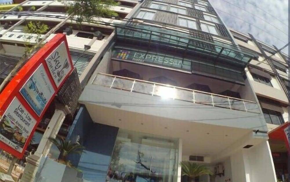 Expressia Hotel Makassar 1