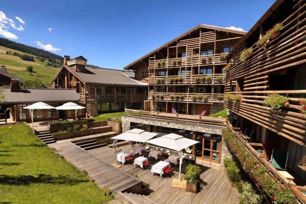 M de Megève 1