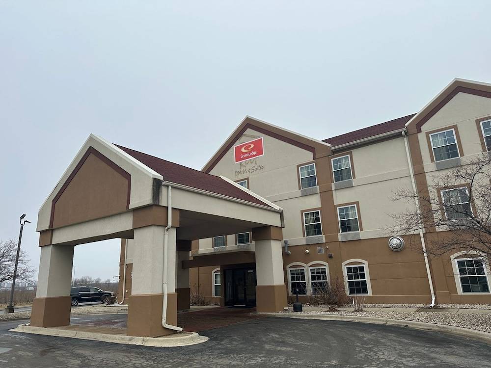 Econo Lodge Inn & Suites 1