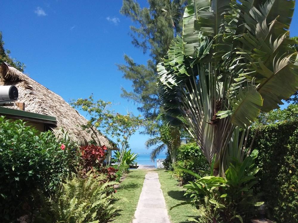 Linareva Moorea Beach Resort 1
