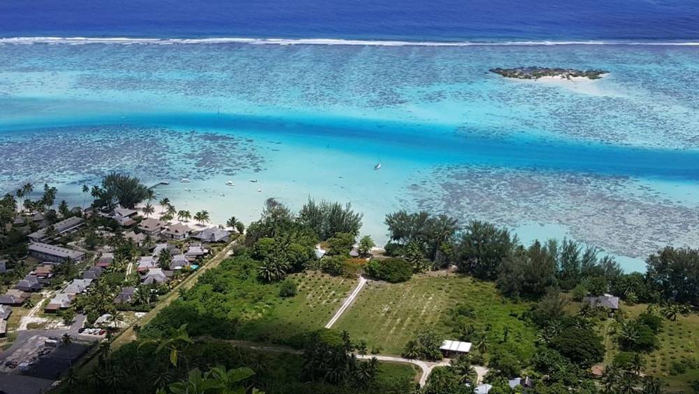 Moorea Sunset Beach 1