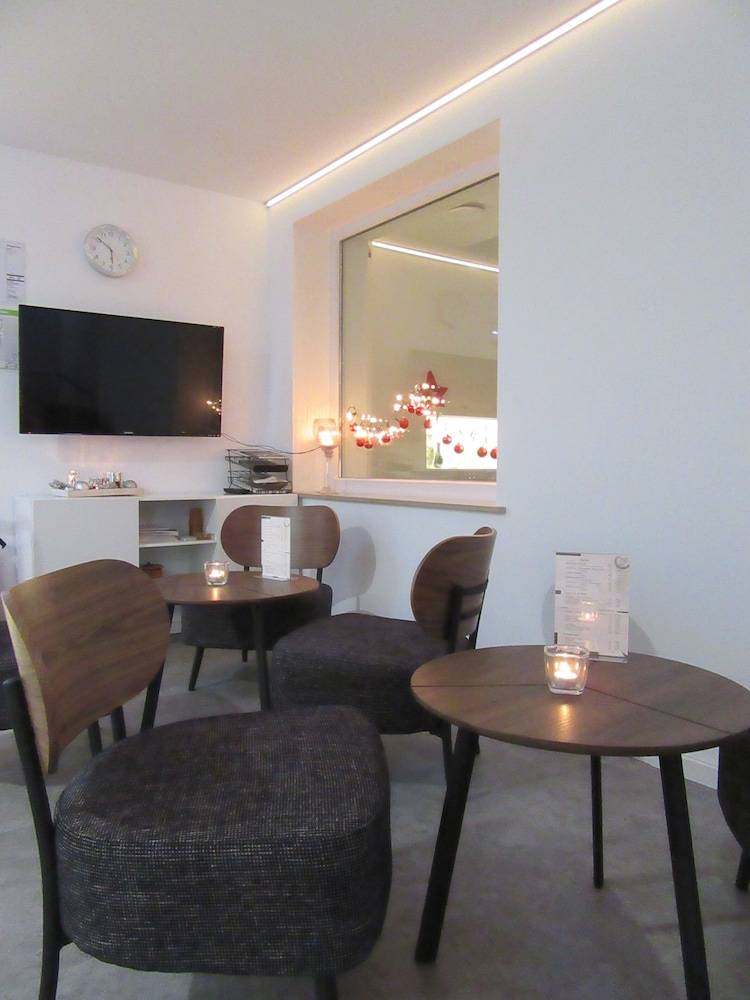 Minsu Hotel 2