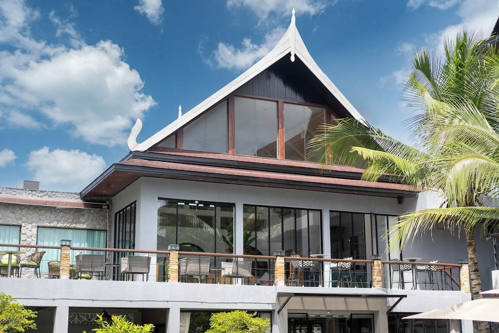 Howard Johnson by Wyndham Phuket Naiyang 1